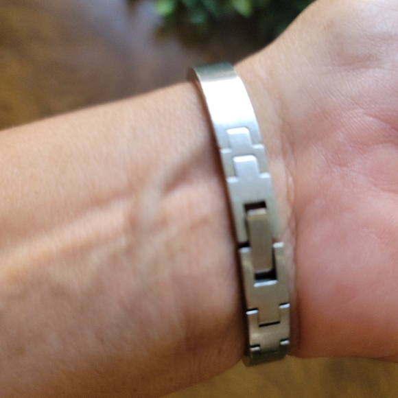 Watch - Picture 3 of 5